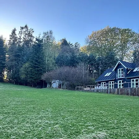 Med Krondyr Pa 23 Hektar Naturgrund